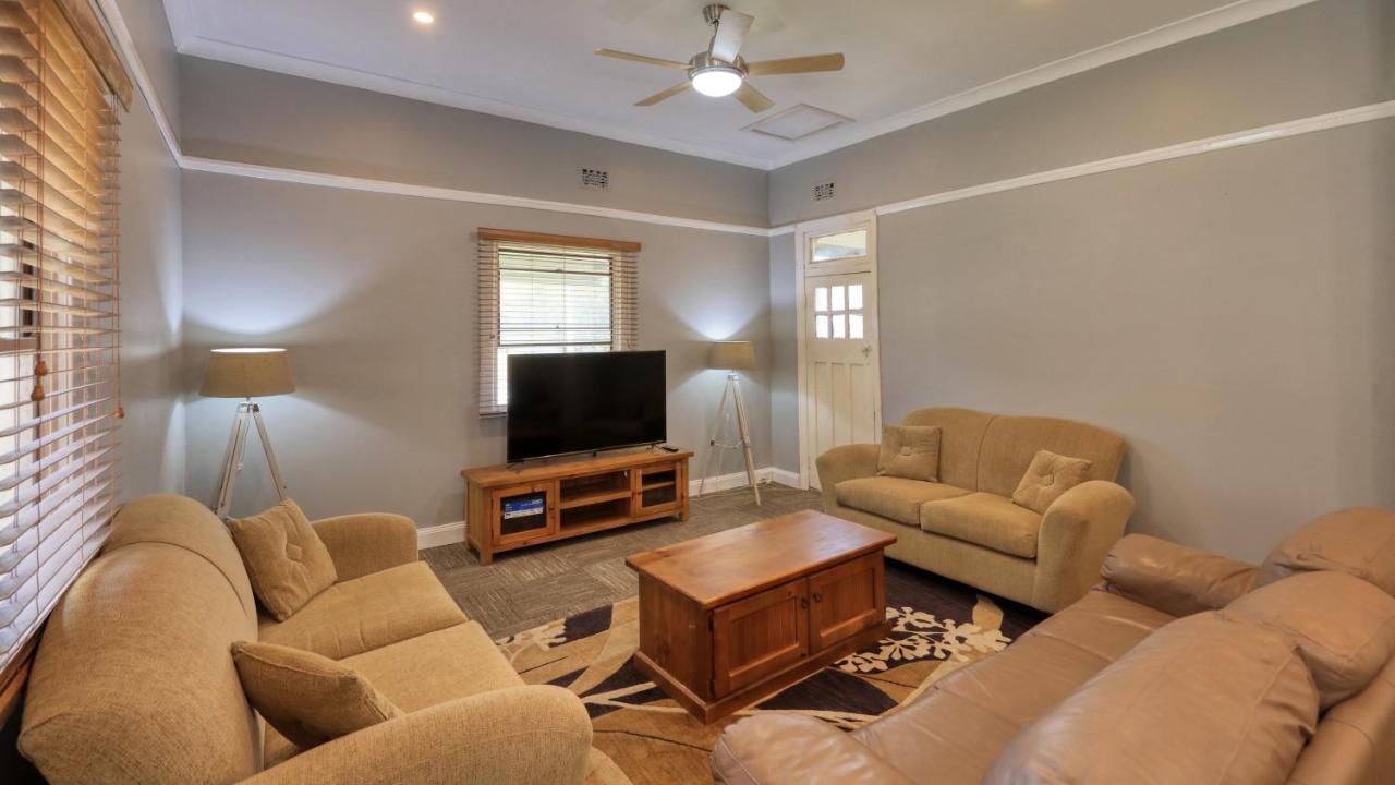 Canowindra Riverview Motel Экстерьер фото